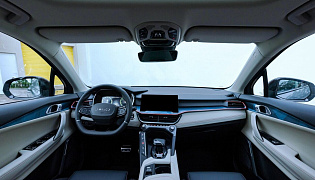 Фотография интерьера Lynk & Co 06