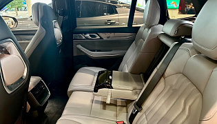 Фотография интерьера Lynk & Co 09