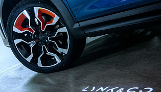 Фотография экстерьера Lynk & Co 06