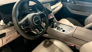 Фотография интерьера Lynk & Co 09