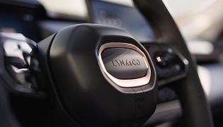 Фотография интерьера Lynk & Co 08