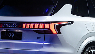 Фотография экстерьера Lynk & Co 09