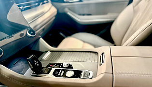 Фотография интерьера Lynk & Co 09